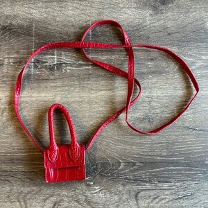 Red Crocodile Pattern Faux Leather Crossbody Mini Bag.